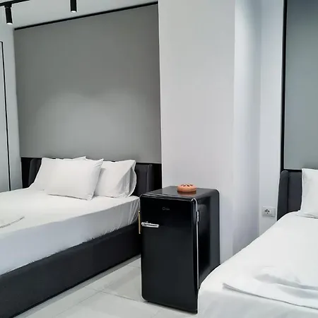 Garden Aparthotel Golem (Tirana)